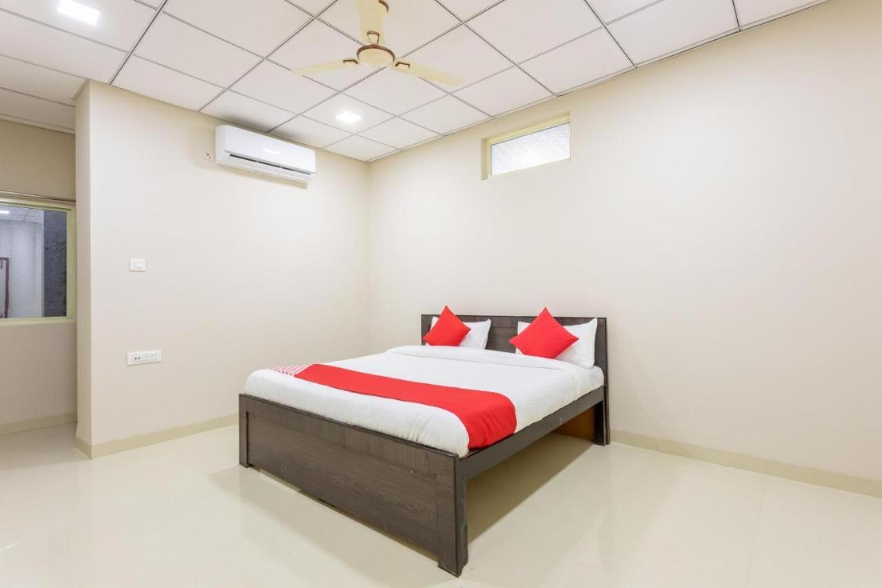Отель Jagtara Residency Индаур Экстерьер фото